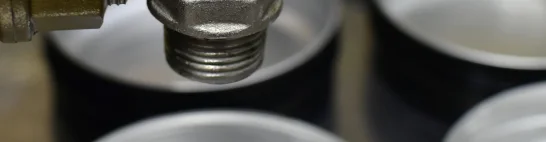 Open nozzles, missing covers or inadequate transport saddles