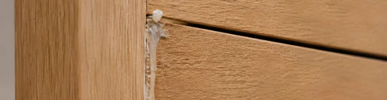 Visible glue residue, tool marks or sanding scratches